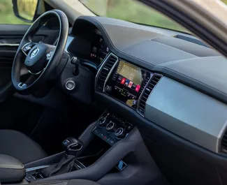 Skoda Kodiaq 2024 zur Miete verfügbar in Becici, mit Kilometerbegrenzung unbegrenzte.