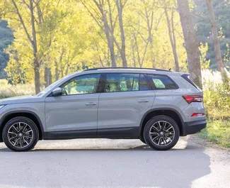Vermietung Skoda Kodiaq. Komfort, SUV, Crossover Fahrzeug zur Miete in Montenegro ✓ Kaution Einzahlung von 300 EUR ✓ Versicherungsoptionen KFZ-HV.