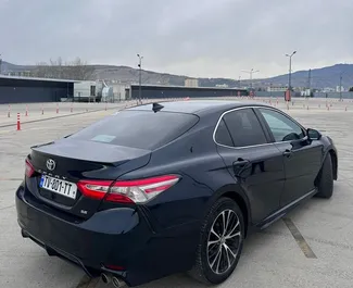 Vermietung Toyota Camry. Komfort, Premium Fahrzeug zur Miete in Georgien ✓ Kaution Einzahlung von 200 GEL ✓ Versicherungsoptionen KFZ-HV, TKV, VKV Plus, Insassen, Diebstahlschutz, Keine Kaution.