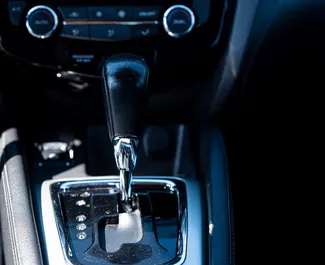 Nissan Qashqai 2016 mit Antriebssystem Frontantrieb, verfügbar in Podgorica.