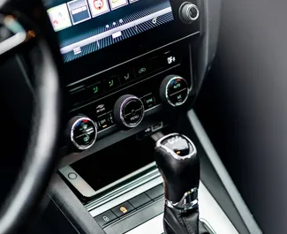 Mietwagen Skoda Octavia Combi 2018 in Montenegro, mit Diesel-Kraftstoff und 85 PS ➤ Ab 28 EUR pro Tag.