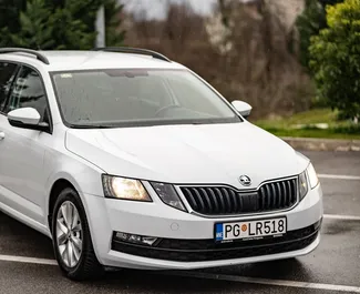 Innenraum von Skoda Octavia Combi zur Miete in Montenegro. Ein großartiges 5-Sitzer Fahrzeug mit Automatisch Getriebe.