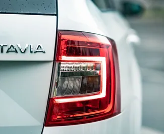 Mieten Sie ein Skoda Octavia Combi in Podgorica Montenegro