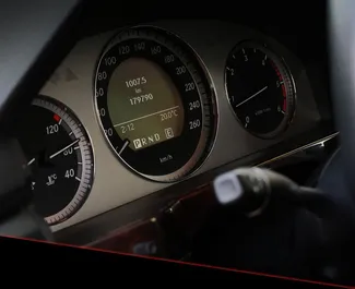 Mercedes-Benz GLK 2012 zur Miete verfügbar in Tirana, mit Kilometerbegrenzung unbegrenzte.