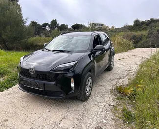Autovermietung Toyota Yaris Cross Nr.15687 Automatisch am Flughafen Podgorica, ausgestattet mit einem 1,5L Motor ➤ Von Yan in Montenegro.