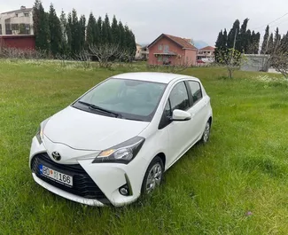 Autovermietung Toyota Yaris Nr.15709 Automatisch am Flughafen Podgorica, ausgestattet mit einem 1,5L Motor ➤ Von Yan in Montenegro.