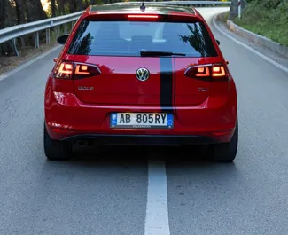 Volkswagen Golf 7 2015 mit Antriebssystem Frontantrieb, verfügbar in Tirana.