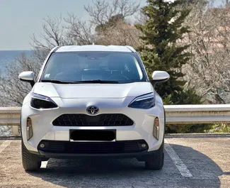 Mietwagen Toyota Yaris Cross 2025 in Montenegro, mit Hybride-Kraftstoff und 95 PS ➤ Ab 40 EUR pro Tag.