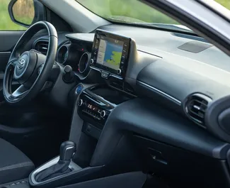 Toyota Yaris Cross 2025 mit Antriebssystem Frontantrieb, verfügbar in Becici.