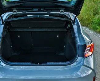 Hybride 18,0L Motor von Toyota Corolla 2024 zur Miete in Becici.