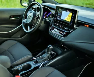 Toyota Corolla 2024 zur Miete verfügbar in Becici, mit Kilometerbegrenzung unbegrenzte.