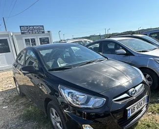 Frontansicht eines Mietwagens Hyundai Accent Blue in Durres, Albanien ✓ Auto Nr.16116. ✓ Automatisch TM ✓ 0 Bewertungen.