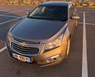 Frontansicht eines Mietwagens Chevrolet Cruze in Durres, Albanien ✓ Auto Nr.16078. ✓ Automatisch TM ✓ 0 Bewertungen.