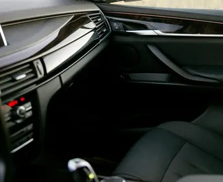 Hybride 2,0L Motor von BMW X5 2017 zur Miete in Batumi.