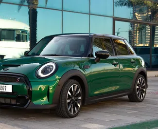 Benzin 2,0L Motor von Mini Cooper S 2025 zur Miete in Dubai.