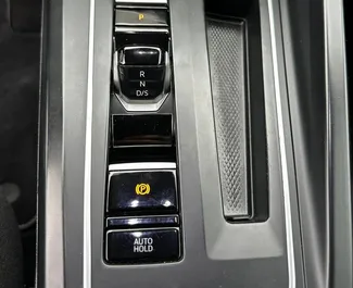 Diesel 2,0L Motor von Volkswagen Golf 8 2022 zur Miete in Becici.