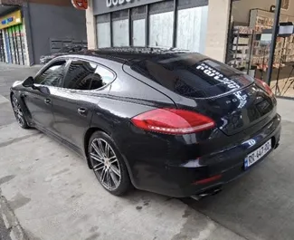 Vermietung Porsche Panamera. Premium, Luxus Fahrzeug zur Miete in Georgien ✓ Kaution Einzahlung von 300 GEL ✓ Versicherungsoptionen KFZ-HV, VKV Komplett, Insassen, Diebstahlschutz, Junge.