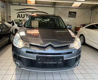 Autovermietung Citroen C-Crosser Nr.10119 Schaltgetriebe am Flughafen von Tirana, ausgestattet mit einem 2,0L Motor ➤ Von Begi in Albanien.