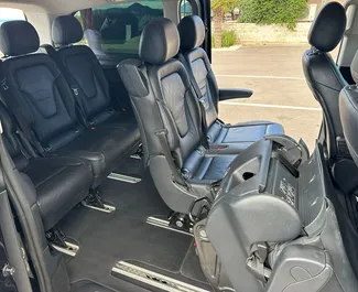 Mieten Sie ein Mercedes-Benz V-Class in Rafailovici Montenegro