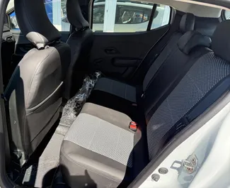 Mietwagen Dacia Sandero Stepway 2025 in Tunesien, mit Benzin-Kraftstoff und 6 PS ➤ Ab 70 EUR pro Tag.