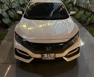 Frontansicht eines Mietwagens Honda Civic in Batumi, Georgien ✓ Auto Nr.15938. ✓ Automatisch TM ✓ 0 Bewertungen.