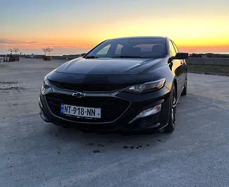 Frontansicht eines Mietwagens Chevrolet Malibu in Batumi, Georgien ✓ Auto Nr.15937. ✓ Automatisch TM ✓ 0 Bewertungen.
