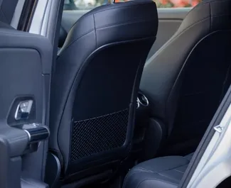 Benzin 2,0L Motor von Mercedes-Benz GLA-Class 2020 zur Miete in Tiflis.