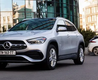 Frontansicht eines Mietwagens Mercedes-Benz GLA-Class in Tiflis, Georgien ✓ Auto Nr.16124. ✓ Automatisch TM ✓ 0 Bewertungen.