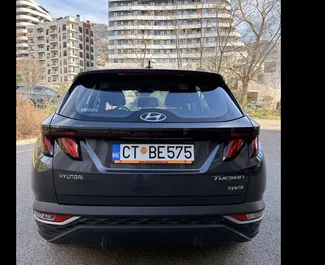Innenraum von Hyundai Tucson zur Miete in Montenegro. Ein großartiges 5-Sitzer Fahrzeug mit Automatisch Getriebe.