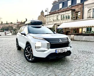 Mietwagen Mitsubishi Outlander 2022 in Georgien, mit Benzin-Kraftstoff und 180 PS ➤ Ab 135 GEL pro Tag.