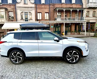 Vermietung Mitsubishi Outlander. Komfort, Crossover Fahrzeug zur Miete in Georgien ✓ Kaution Keine Kaution ✓ Versicherungsoptionen KFZ-HV, VKV Komplett, Ausland.