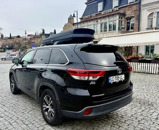 Toyota Highlander 2017 zur Miete verfügbar in Tiflis, mit Kilometerbegrenzung unbegrenzte.