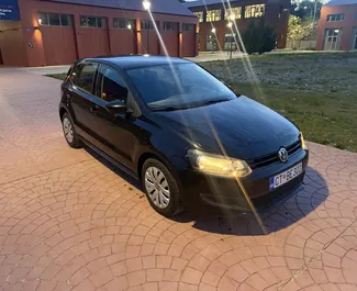Mietwagen Volkswagen Polo 2016 in Montenegro, mit Diesel-Kraftstoff und 90 PS ➤ Ab 27 EUR pro Tag.