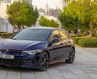 Benzin 2,0L Motor von Volkswagen Golf 8 2025 zur Miete in Dubai.