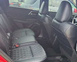 Benzin 2,5L Motor von Mitsubishi Outlander Xl 2022 zur Miete in Tiflis.