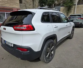 Jeep Cherokee 2016 zur Miete verfügbar am Flughafen Tiflis, mit Kilometerbegrenzung unbegrenzte.