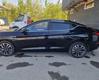 JAC J7 2025 zur Miete verfügbar in Almaty, mit Kilometerbegrenzung 250 km/Tag.