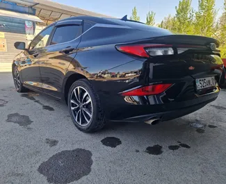 Benzin 1,6L Motor von JAC J7 2025 zur Miete in Almaty.