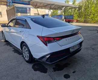 Frontansicht eines Mietwagens Hyundai Elantra in Almaty, Kasachstan ✓ Auto Nr.16033. ✓ Automatisch TM ✓ 0 Bewertungen.