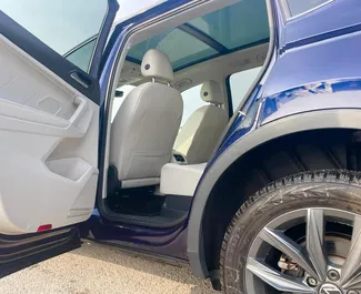 Vermietung Volkswagen Tiguan. Komfort, Crossover Fahrzeug zur Miete in Georgien ✓ Kaution Einzahlung von 550 GEL ✓ Versicherungsoptionen KFZ-HV.