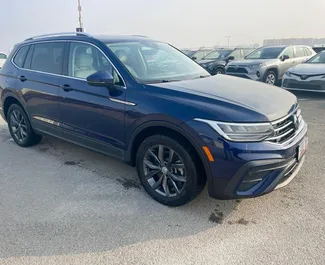 Frontansicht eines Mietwagens Volkswagen Tiguan in Tiflis, Georgien ✓ Auto Nr.15928. ✓ Automatisch TM ✓ 0 Bewertungen.