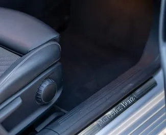 Mercedes-Benz A-Class 2024 mit Antriebssystem Frontantrieb, verfügbar in Becici.