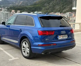Innenraum von Audi Q7 zur Miete in Montenegro. Ein großartiges 5-Sitzer Fahrzeug mit Automatisch Getriebe.