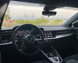 Innenraum von Audi A3 Sedan zur Miete in VAE. Ein großartiges 5-Sitzer Fahrzeug mit Automatisch Getriebe.