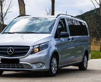 Frontansicht eines Mietwagens Mercedes-Benz Vito Tourer Pro in Becici, Montenegro ✓ Auto Nr.12178. ✓ Automatisch TM ✓ 0 Bewertungen.