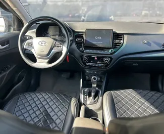 Vermietung Hyundai Accent. Wirtschaft Fahrzeug zur Miete in Weißrussland ✓ Kaution Einzahlung von 100 USD ✓ Versicherungsoptionen KFZ-HV.