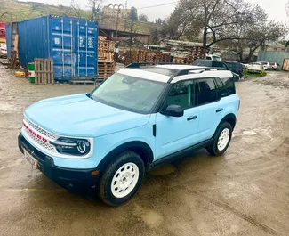 Frontansicht eines Mietwagens Ford Bronco in Tiflis, Georgien ✓ Auto Nr.15927. ✓ Automatisch TM ✓ 0 Bewertungen.