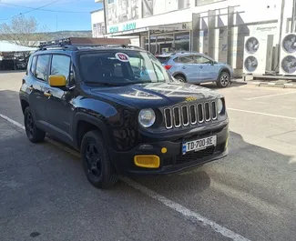 Frontansicht eines Mietwagens Jeep Renegade in Tiflis, Georgien ✓ Auto Nr.15618. ✓ Schaltgetriebe TM ✓ 0 Bewertungen.