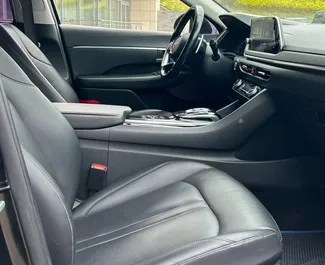 Vermietung Hyundai Sonata. Komfort Fahrzeug zur Miete in Weißrussland ✓ Kaution Einzahlung von 133 USD ✓ Versicherungsoptionen KFZ-HV.