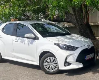 Autovermietung Toyota Yaris Nr.16209 Automatisch am Flughafen Podgorica, ausgestattet mit einem 1,5L Motor ➤ Von Yan in Montenegro.